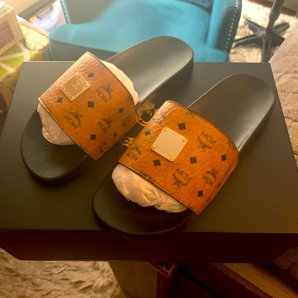 Authentic MCM Slides🩴🩴